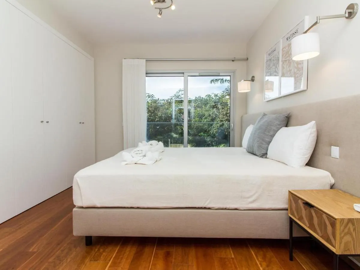 Green C Apartment - Luxurious & Playground & Garage Albufeira 0*,  Portugal