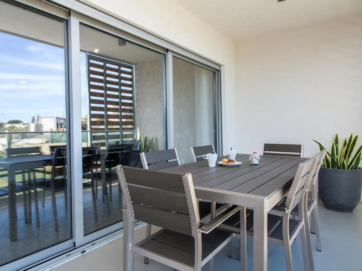 Green C Apartment - Luxurious & Playground & Garage Albufeira 0*,  Portugal